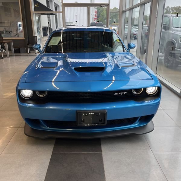 2016 Dodge Challenger SRT8 Hellcat photo 2