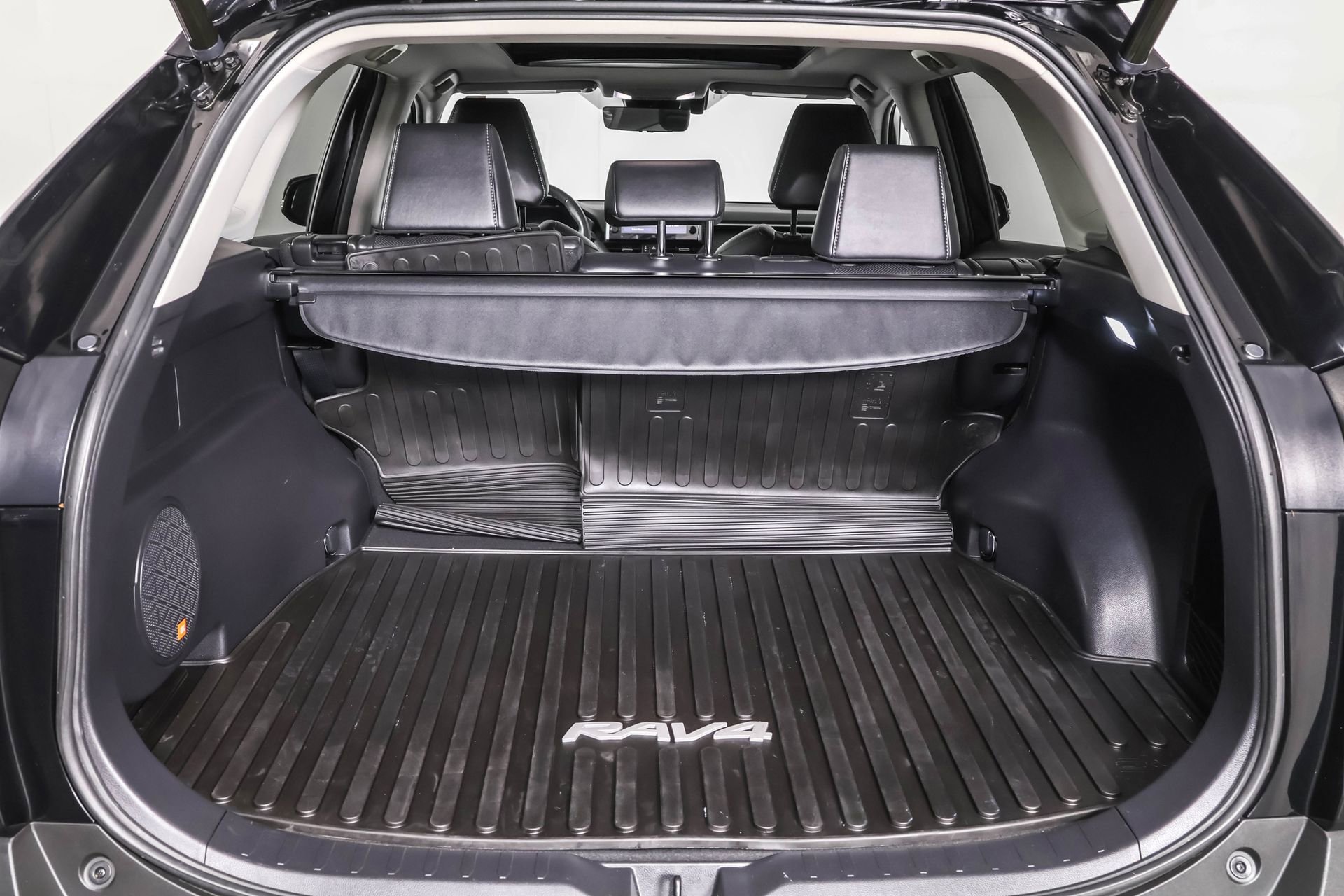 2022 Toyota RAV4 Hybrid Limited photo 28
