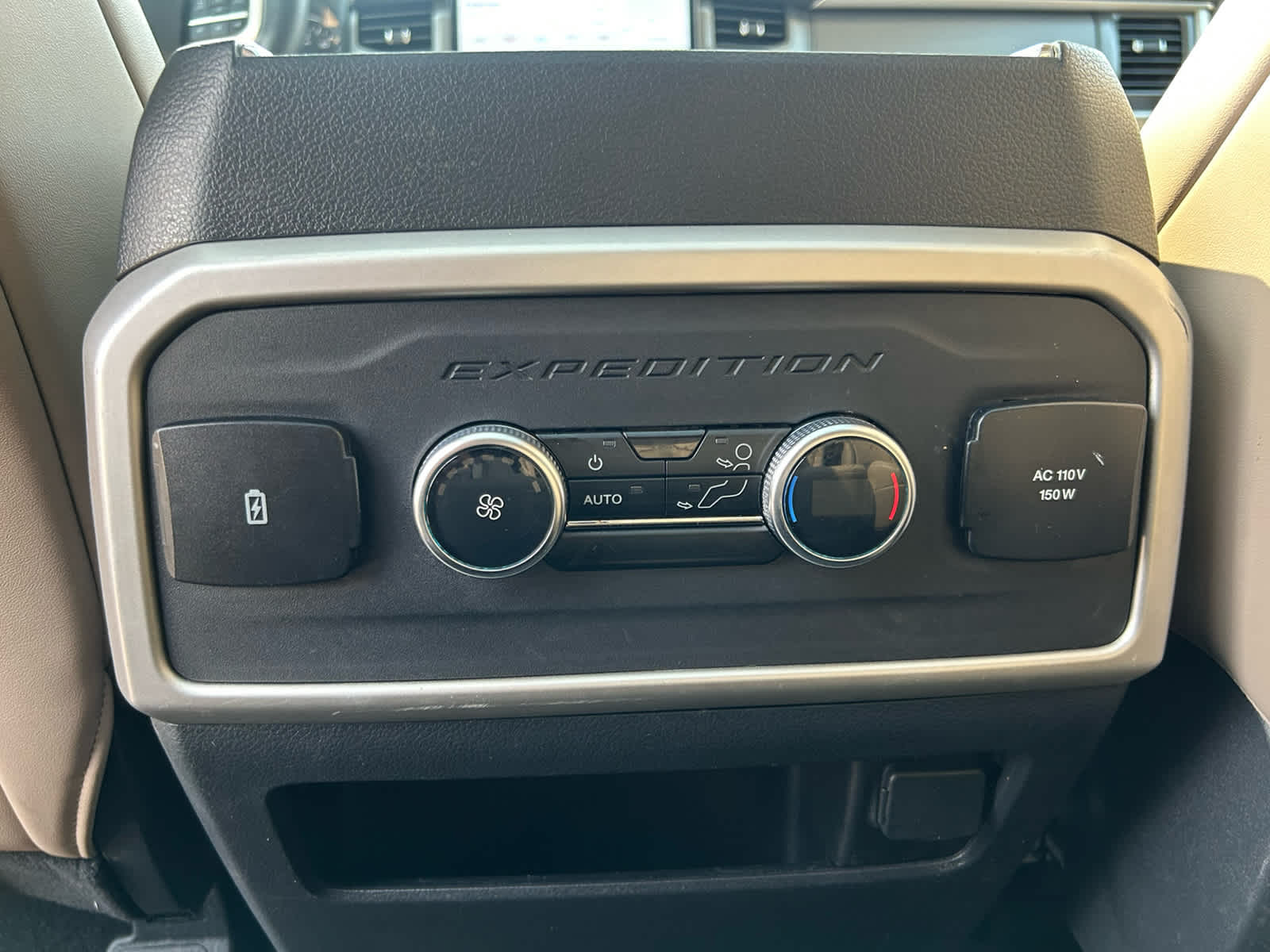 2024 Ford Expedition MAX XLT photo 41