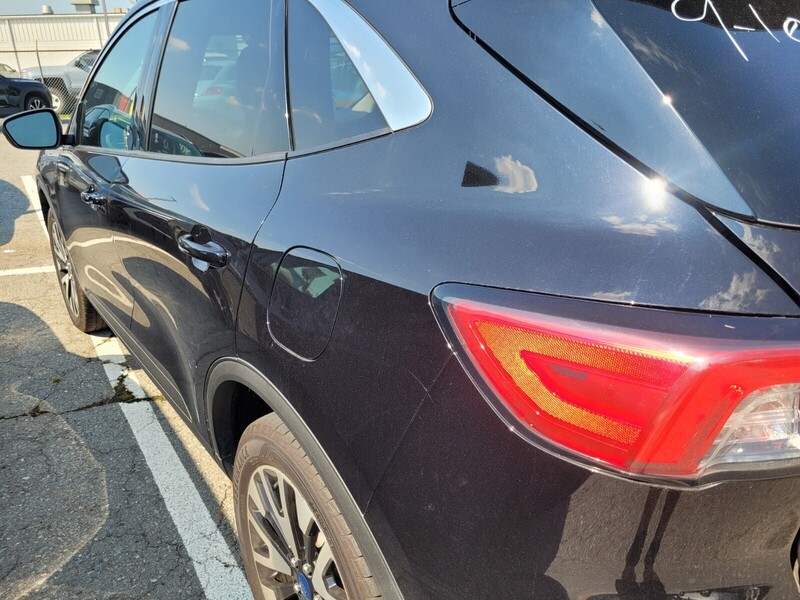 2020 Ford Escape SEL photo 2