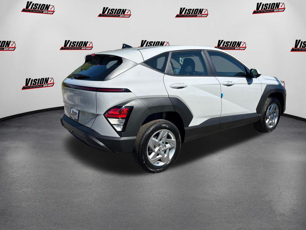 2026 Hyundai Kona SE photo 5
