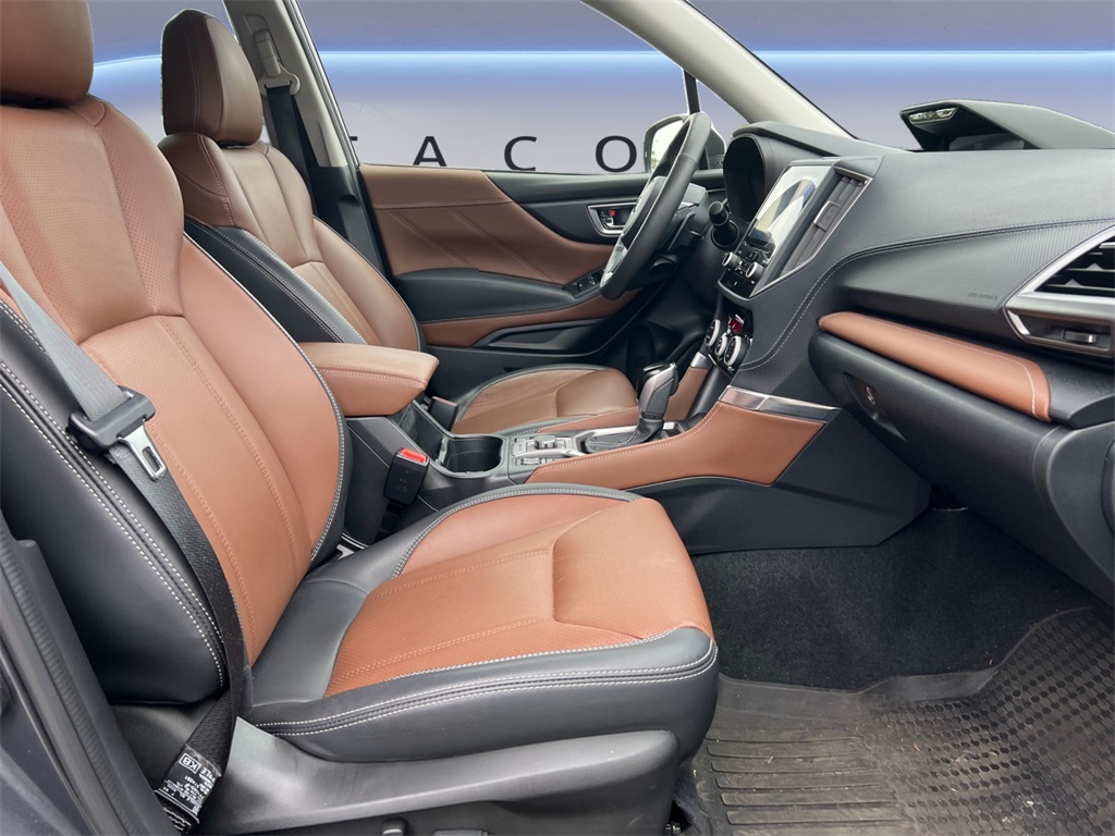 2022 Subaru Forester Touring photo 17