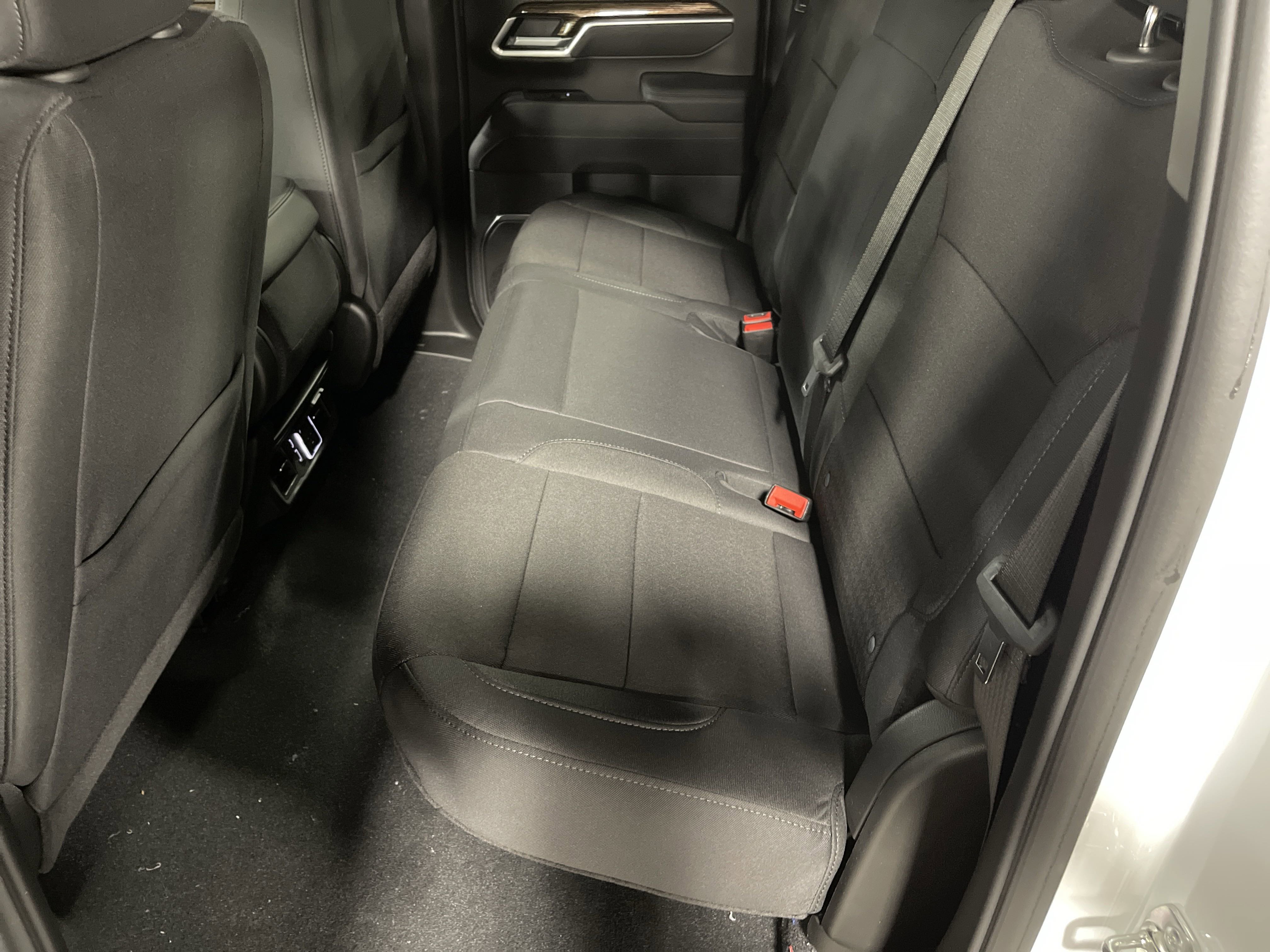 2025 Gmc Sierra 2500 HD SLE photo 4
