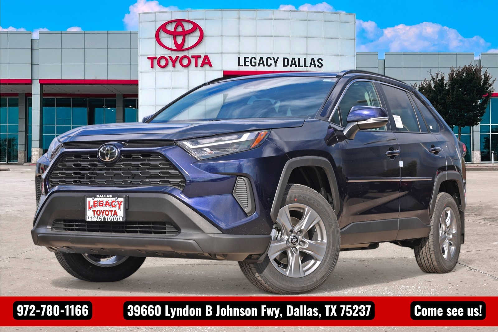 2025 Toyota RAV4 XLE's photo