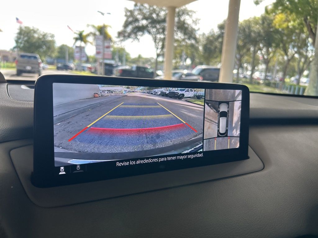 2022 Mazda CX-9 Signature photo 3