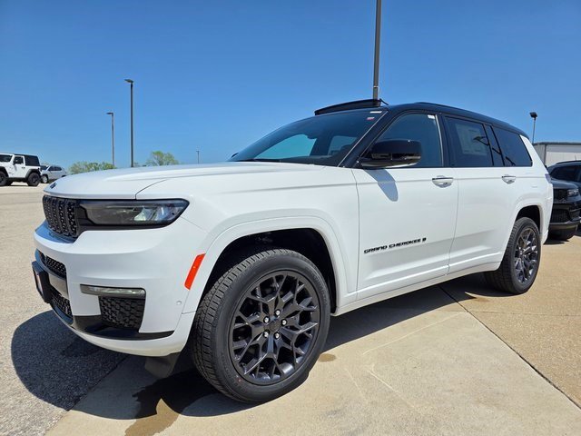 2025 Jeep Grand Cherokee L Summit Reserve photo 3