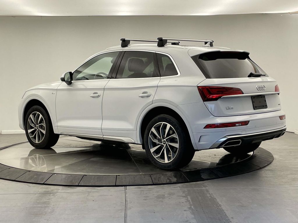 2022 Audi Q5 45 S line Premium Plus photo 3