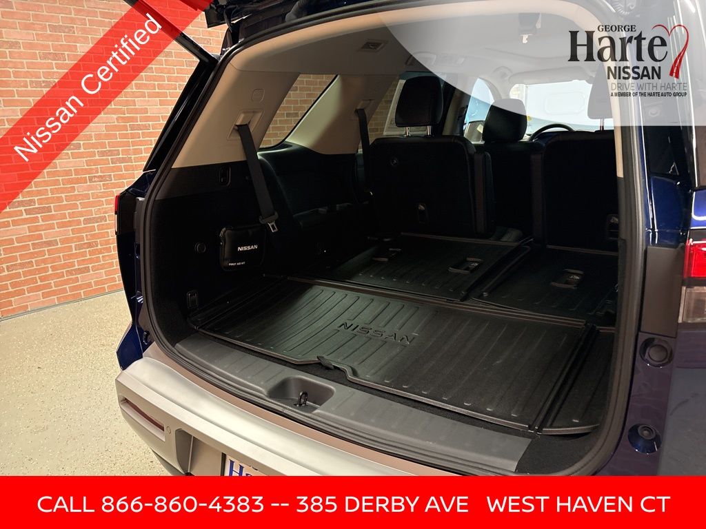 2022 Nissan Pathfinder Platinum photo 17