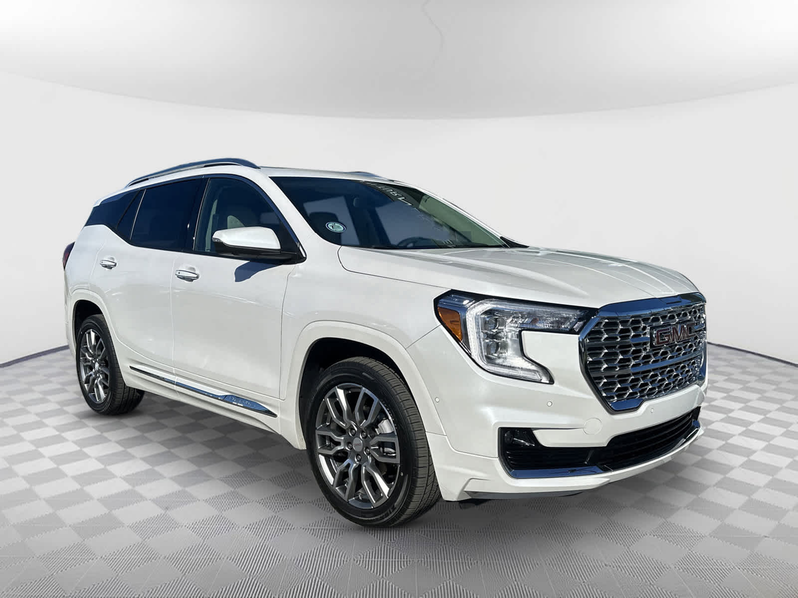 2022 GMC Terrain Denali's photo