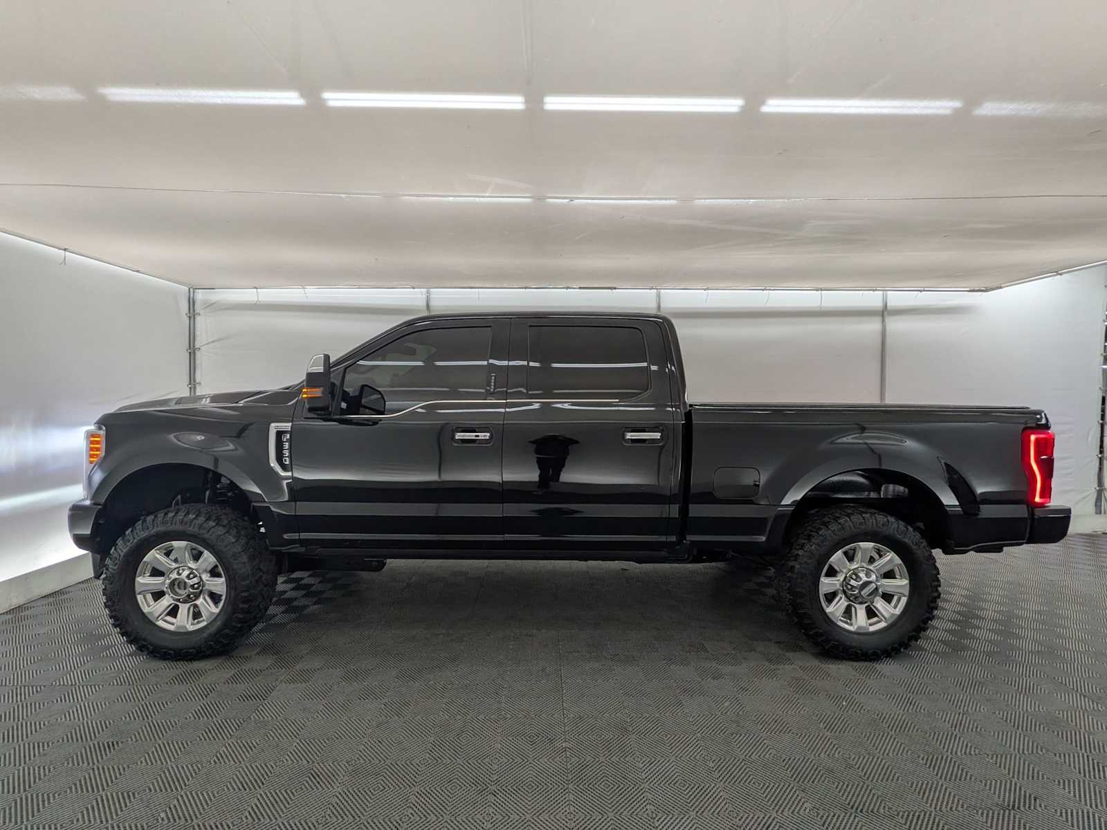 2017 Ford F-350 Platinum photo 3