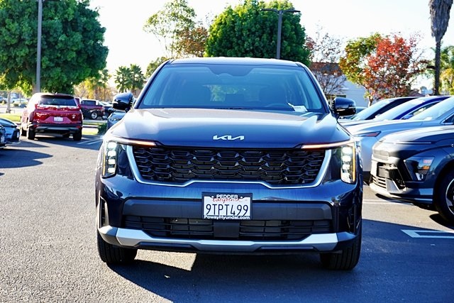 Used 2025 Gray Kia LX image 4