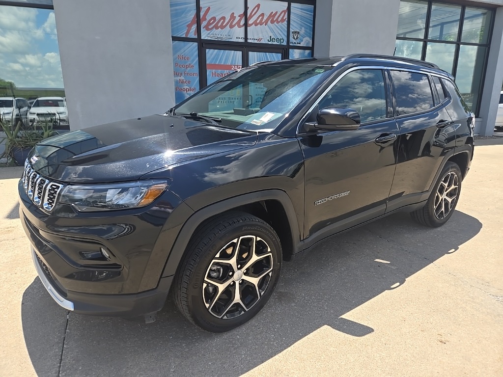 Used 2024 Jeep Compass Limited with VIN 3C4NJDCN4RT173070 for sale in Kansas City