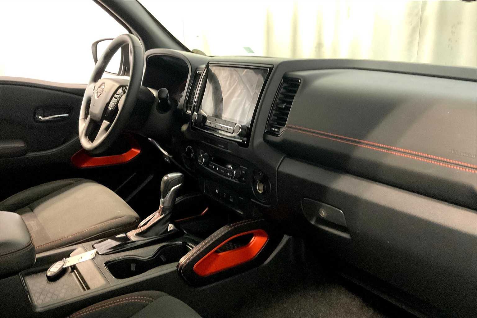 2022 Nissan Frontier PRO-4X photo 13