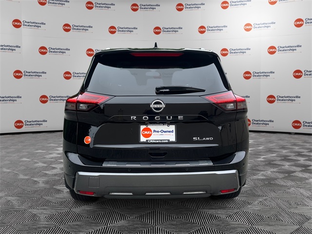2024 Nissan Rogue SL photo 2