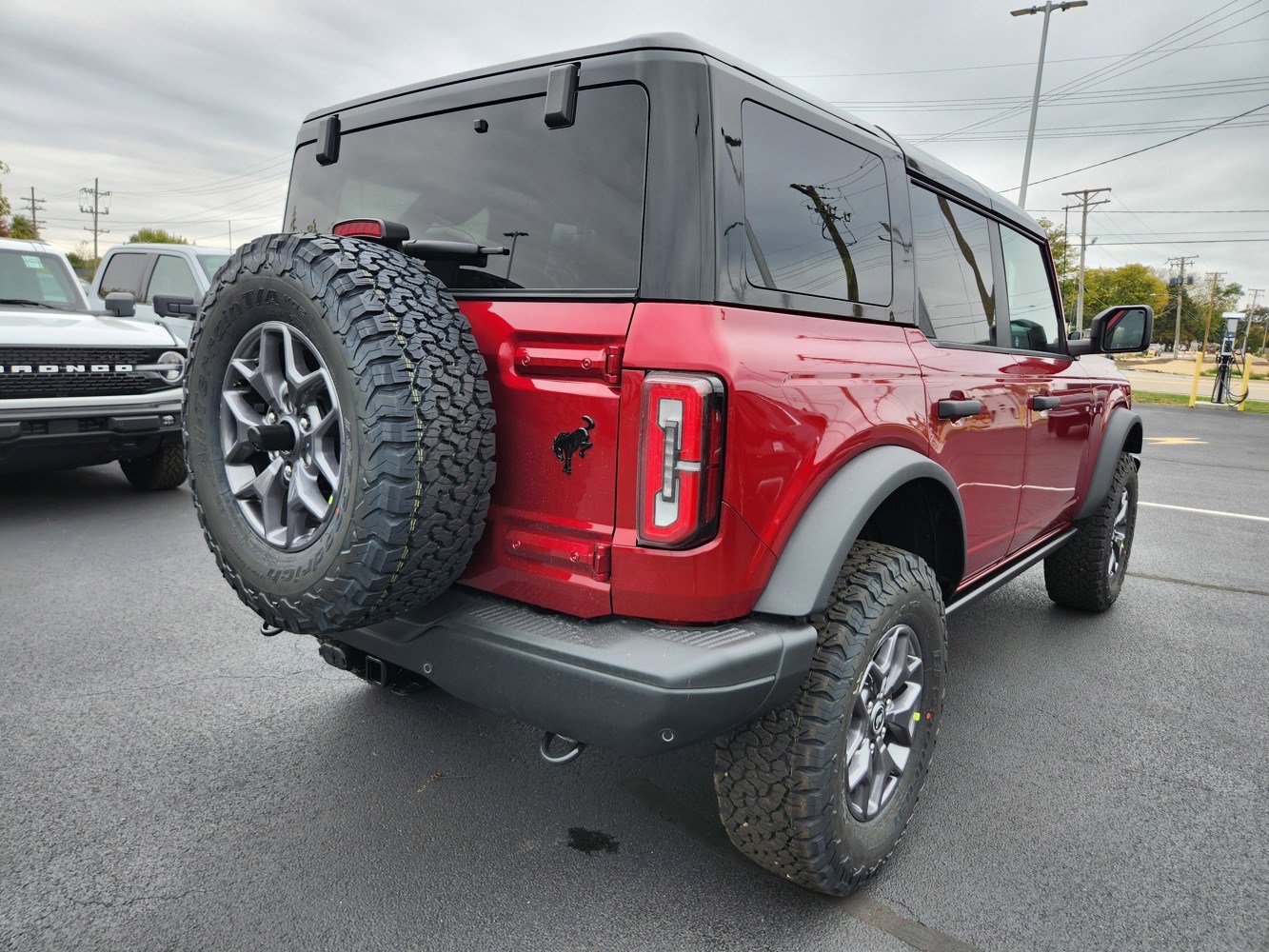 2025 Ford Bronco Badlands photo 2