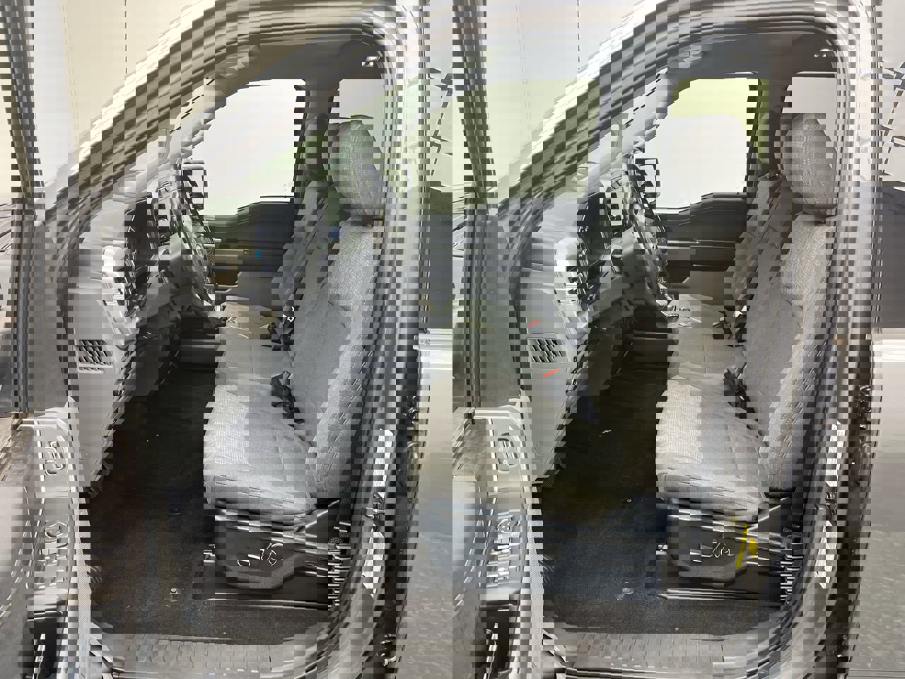 2021 Ford F-150 XL photo 3