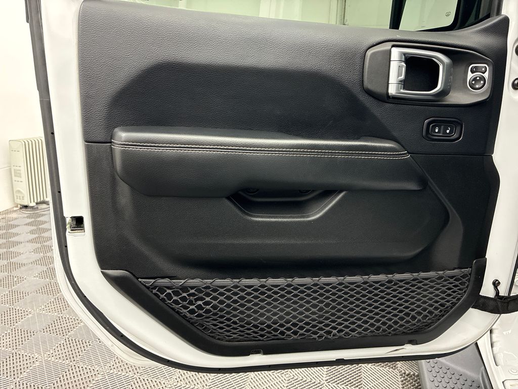 2018 Jeep Wrangler Unlimited Sahara photo 10
