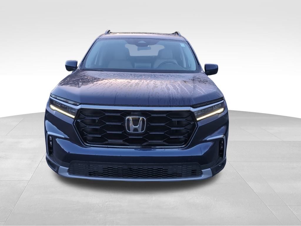 2025 Honda Pilot Touring photo 2