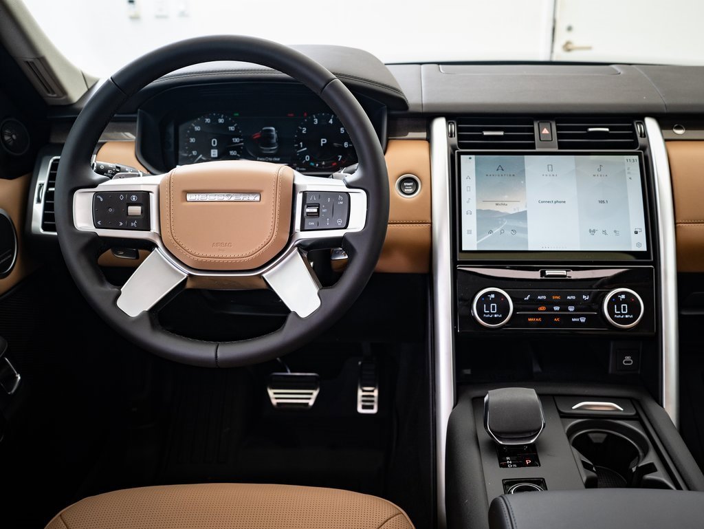 2025 Land Rover Discovery Metropolitan Edition photo 22