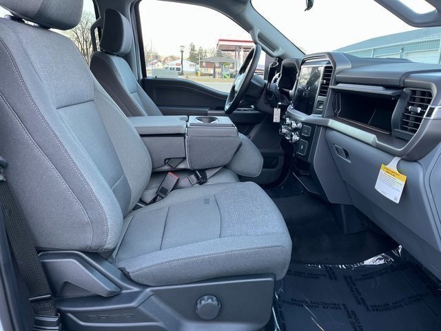 2025 Ford F-150 XLT photo 9