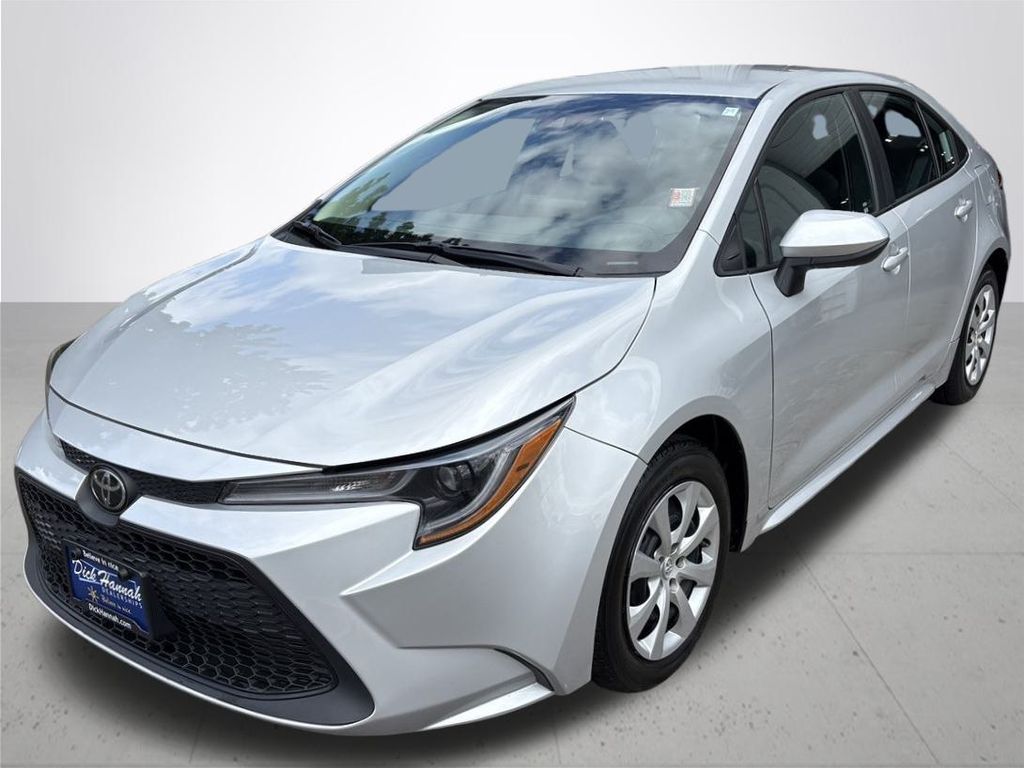 2022 Toyota Corolla LE photo 2