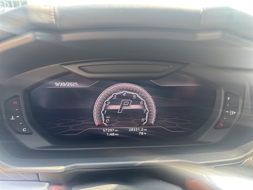 2019 Lamborghini Urus Base photo 23