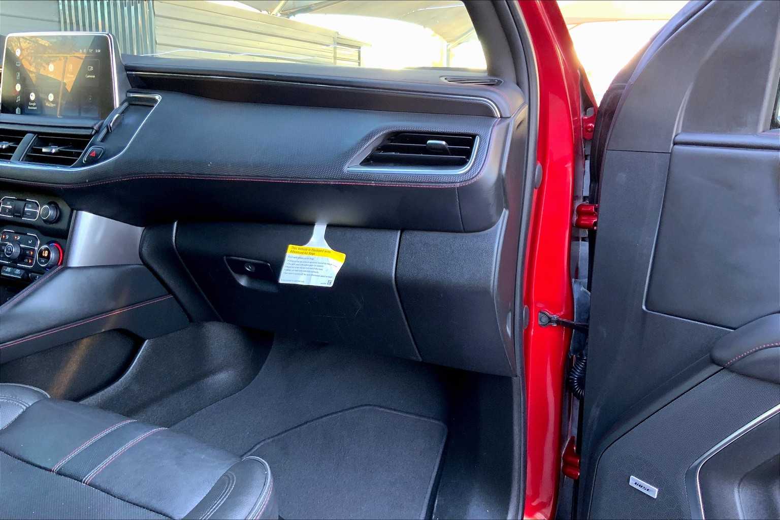 2022 Chevrolet Suburban RST photo 18