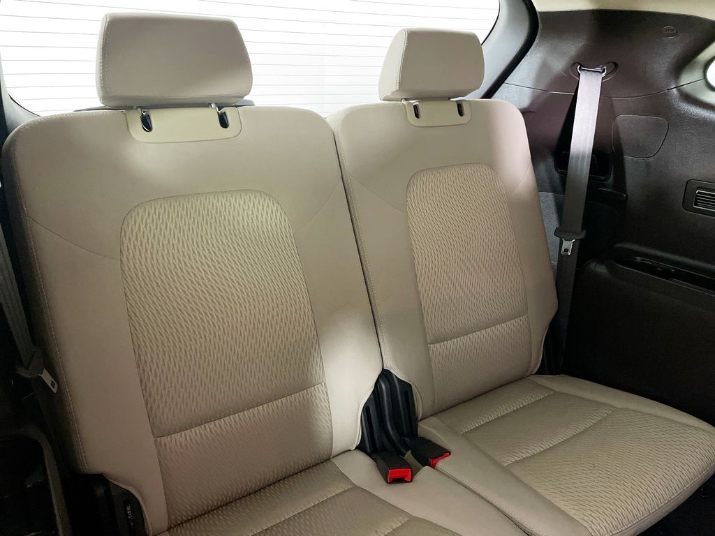 2017 Hyundai Santa Fe SE photo 23