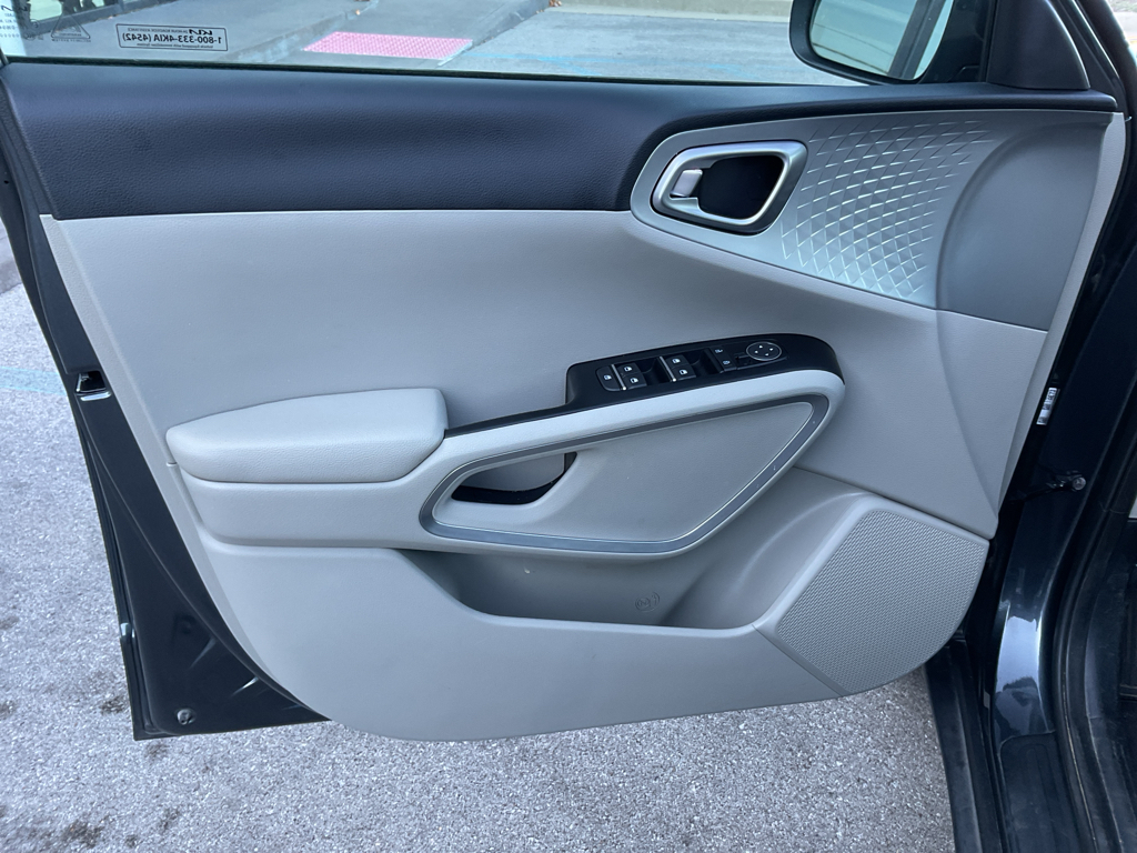 2023 Kia Soul LX photo 15