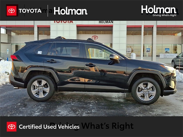 2023 Toyota RAV4 XLE's photo