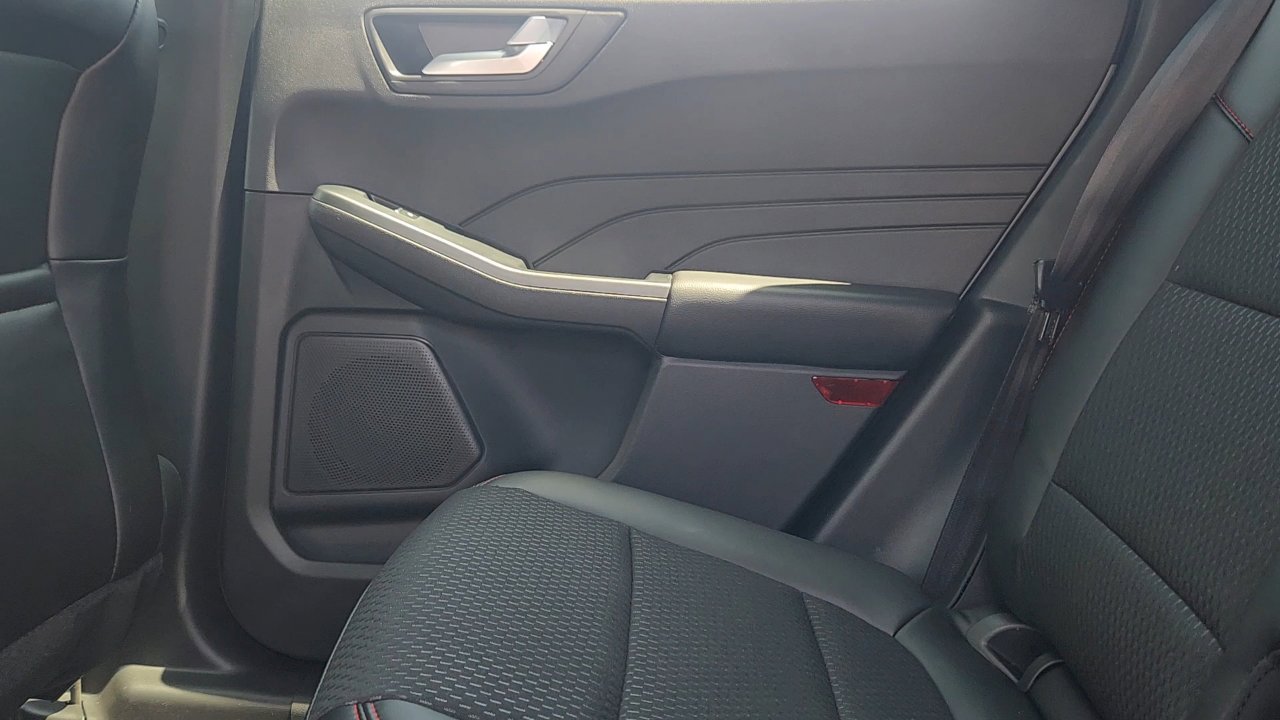 2025 Ford Escape ST-Line photo 18