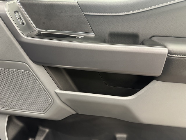 2025 Ford F-150 XLT photo 11
