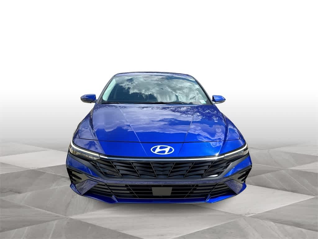 2024 Hyundai Elantra Hybrid Limited photo 3