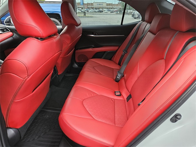 2021 Toyota Camry Hybrid XSE photo 9