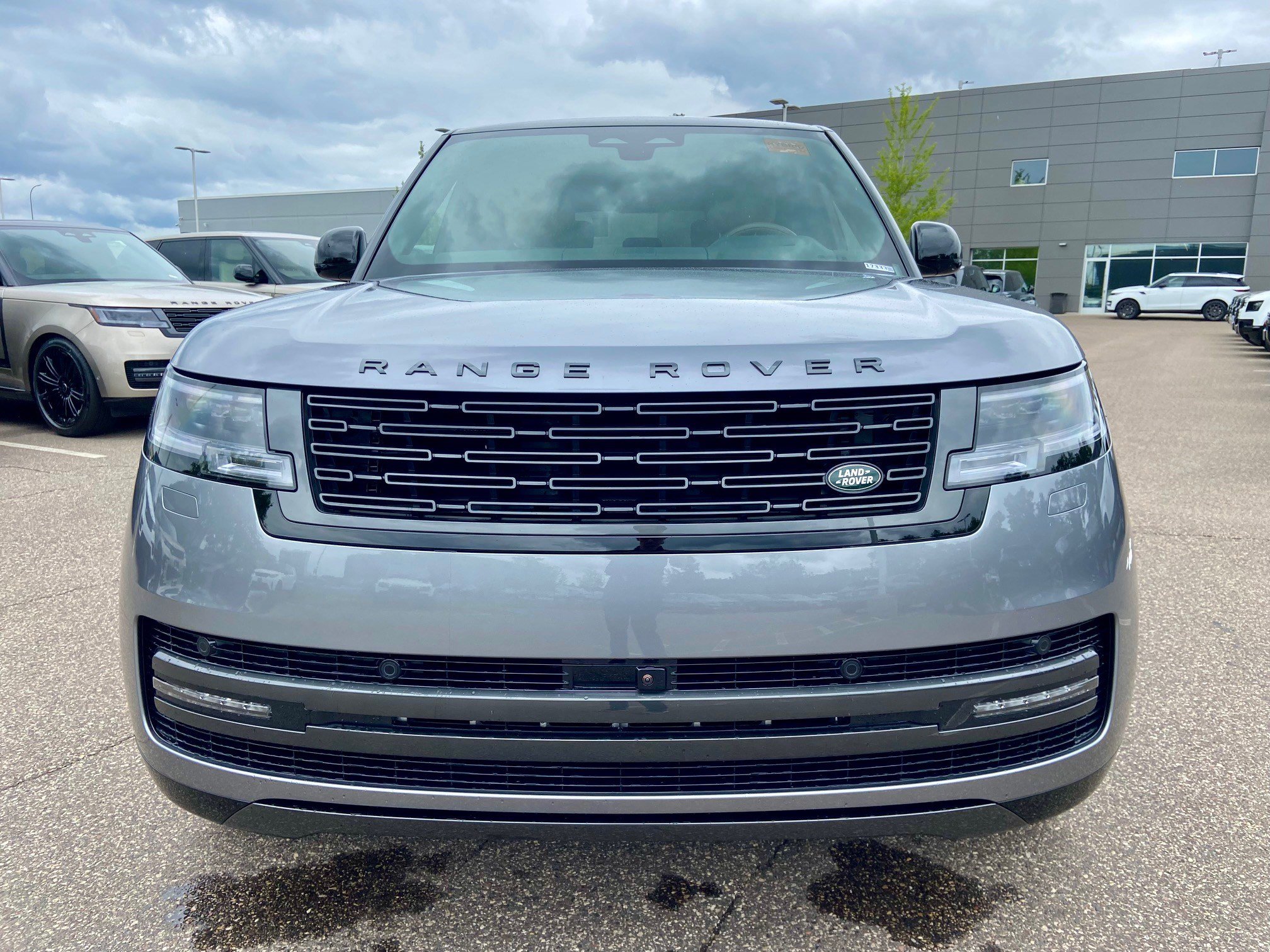 2025 Land Rover Range Rover Autobiography photo 8