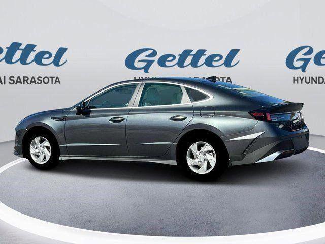 2025 Hyundai Sonata SE photo 3