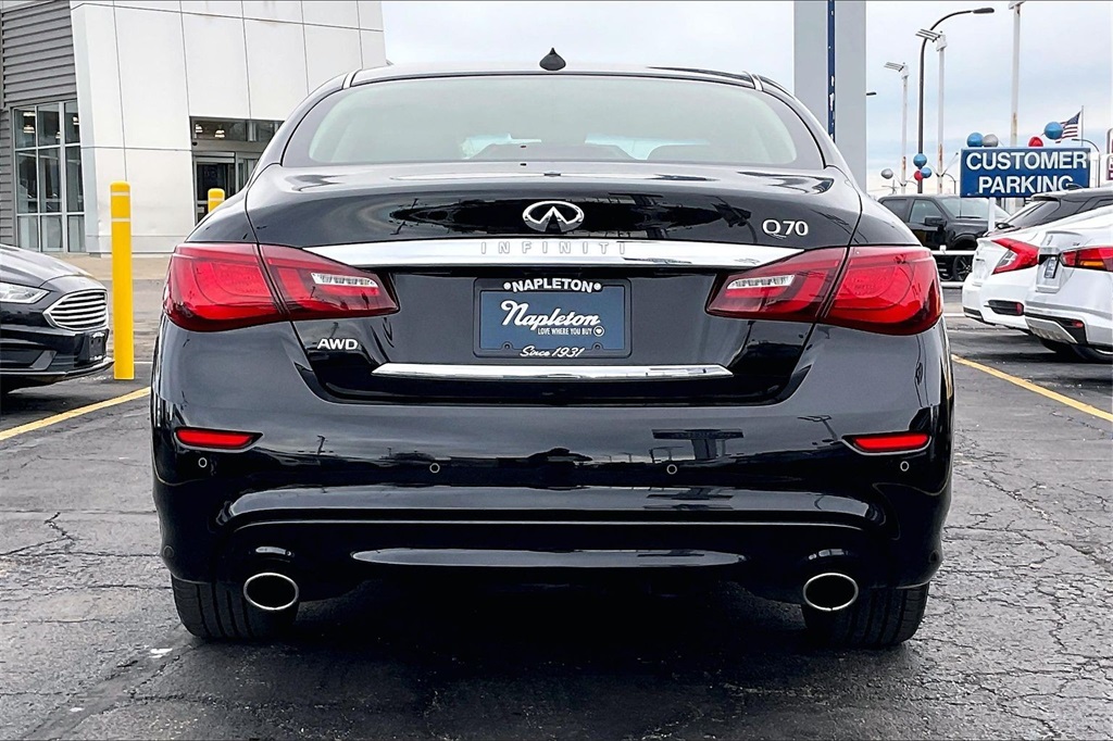 2019 INFINITI Q70 - Image 2