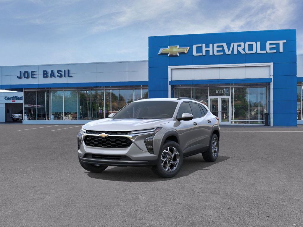 2025 Chevrolet Trax LT photo 7