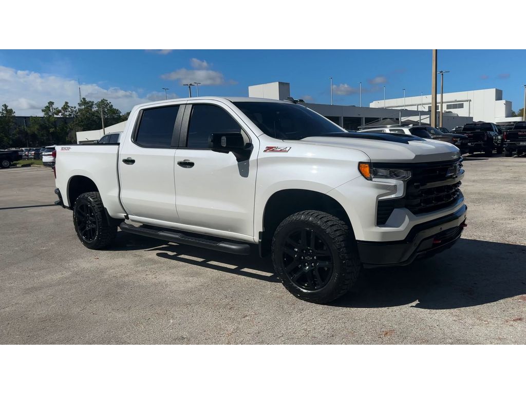 2024 Chevrolet Silverado Trail Boss LT photo 2
