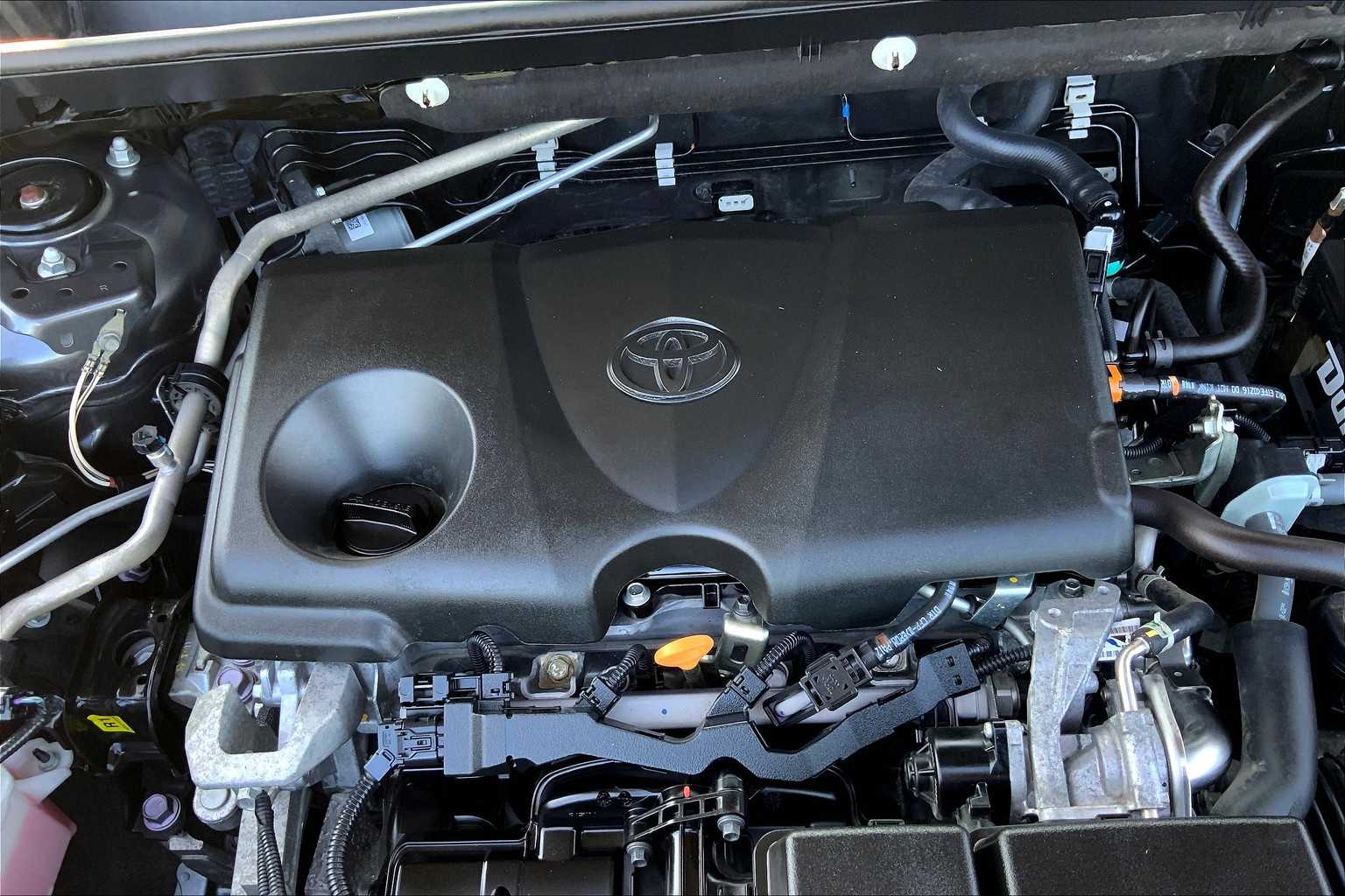 2021 Toyota RAV4 LE photo 31