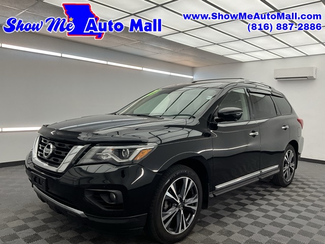 2019 Nissan Pathfinder Platinum's photo