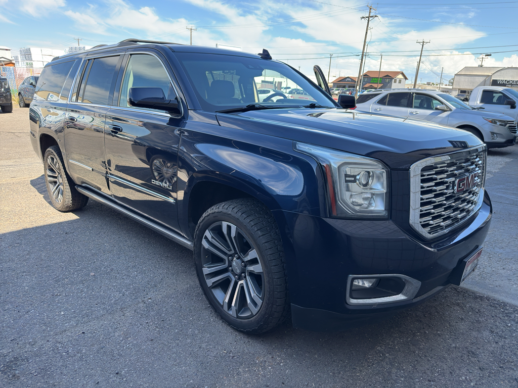 2019 GMC Yukon XL Denali's photo