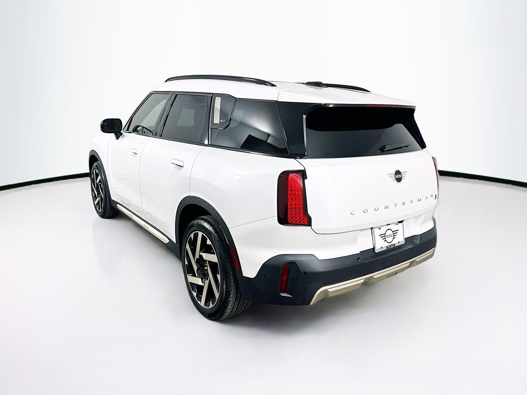 New 2025 White MINI Signature Plus image 7