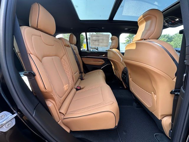 2025 Jeep Grand Cherokee Summit photo 32
