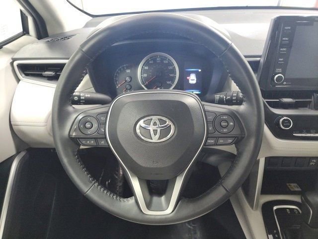 2022 Toyota Corolla Cross LE photo 21