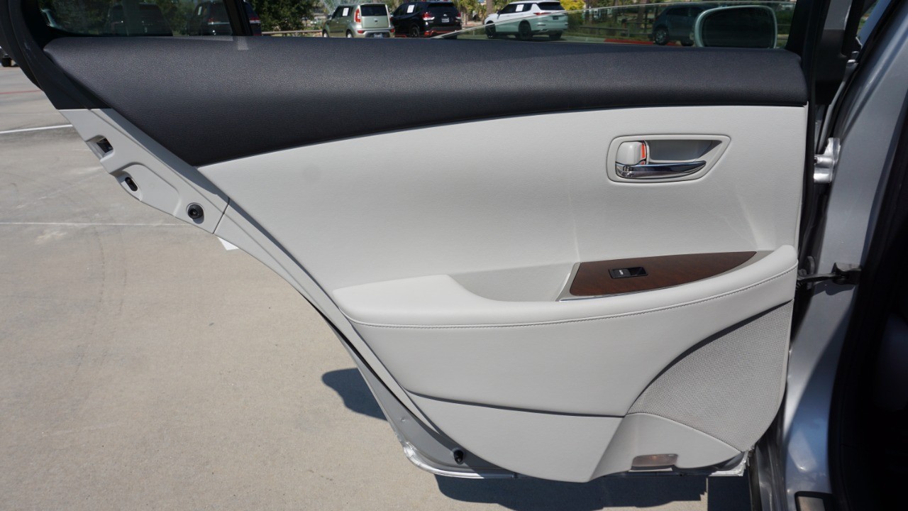 2010 Lexus ES 350 photo 32