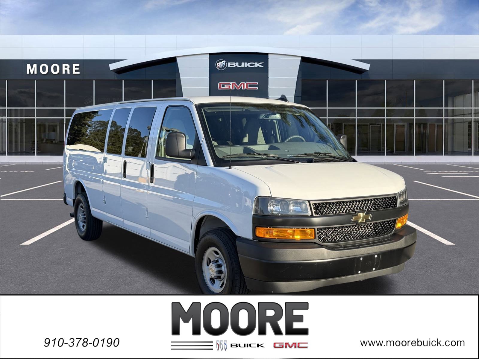 2024 Chevrolet Express Passenger LS's photo