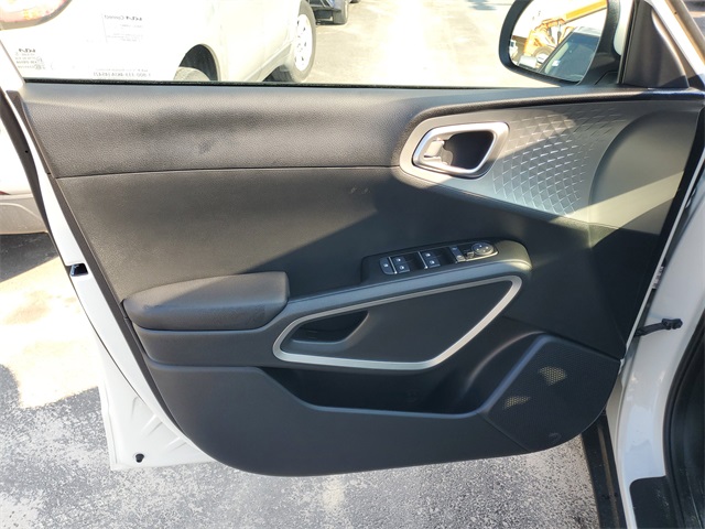 2025 Kia Soul S photo 4