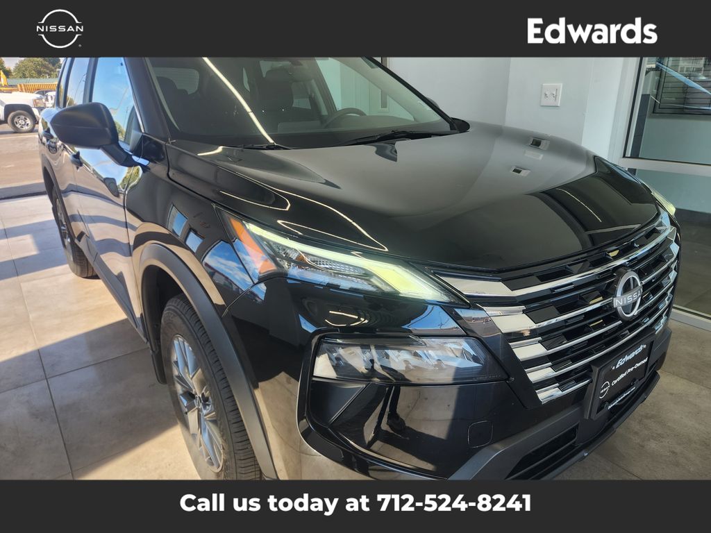 2025 Nissan Rogue S AWD photo 2