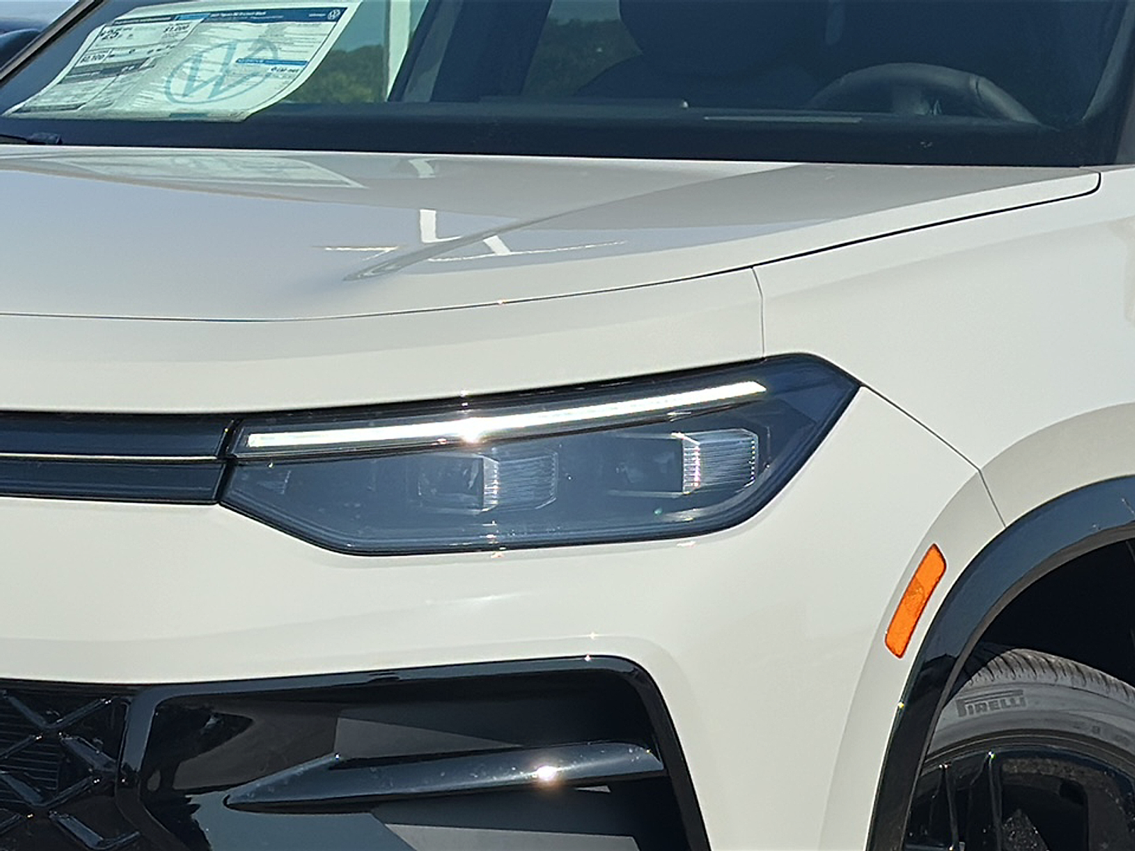 2025 Volkswagen Tiguan SE R-Line Black photo 2